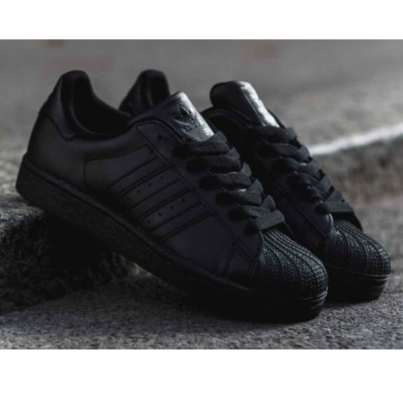adidas superstar total black